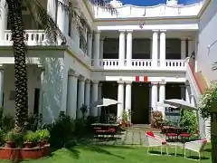 La Maison Colombani accueille une annexe de l'Alliance française de Pondichéry.