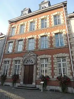 Maison Villers (totalité) et annexe (façades et toitures), Cheminrue, n° 11 (M) et ensemble formé par ces bâtiments et le jardin (S)