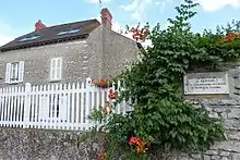 Cette maison fut en 1699 le berceau de la congrégation des sœurs de Saint-Paul de Chartres.