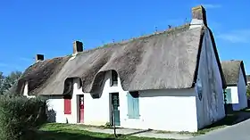 Maison briéronne en toit de chaume sur l'île de Fédrun.