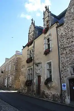 Maison canoniale de Saint-Denis-d'Anjou