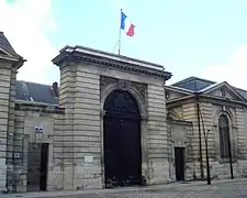 Le portail de l'abbaye de Saint-Denis, devenue Maison d'éducation de la Légion d'honneur.