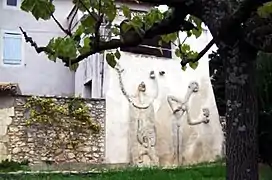 Sculptures murales de Max Ernst.