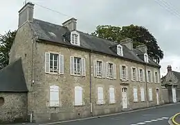 Maison du XVIIIe s., 47 rue Holgate (façades et toitures, et 31 trumeaux peints en intérieur)