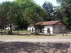 Maison forestière de Leslurgues et son écurie, construites en 1864 par l'Etat français pour loger les premiers forestiers cultivant la forêt domaniale de Mimizan et leurs chevaux