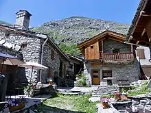 Maisons en pierre et en bois à Bonneval-sur-Arc en Haute-Maurienne