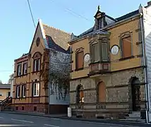 Maisons de style impérial, rue de Carling.