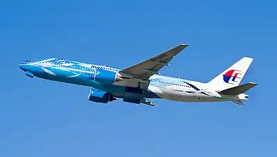 Le Boeing 777-200ER impliqué dans l'événement, vu dans les couleurs différentes de la compagnie Malaysia Airlines.