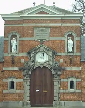2007 : le portail d'entrée de l'abbaye de Westmalle toujours active.