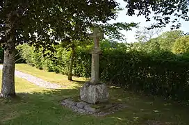 La croix de cimetière.