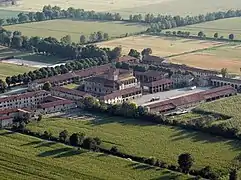 Une vue aérienne du château.