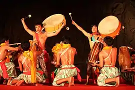 Danseurs-Percussionnistes Manipuris lors du festival de danse.