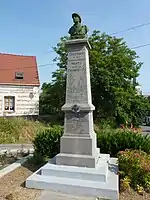 Buste de poilu (monument aux morts)