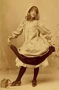 Mamie Gilroy, d'après une publication de 1908.