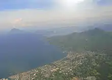 Manado vue du ciel.