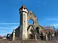 La tour et la façade ouest de l'abbaye de Cârța. Septembre 2020.