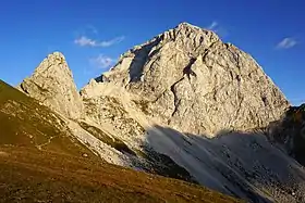 Le Mangart vu de l'ouest.