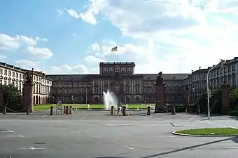 Le château et l'université de Mannheim.