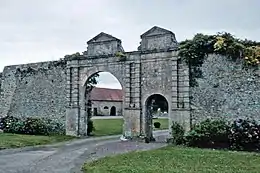 Portail du manoir de la Champagne.