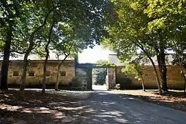 L'entrée du château du Tronchet.