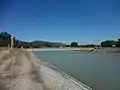 Passerelle légère-bâche pour le franchissement d’un ru intermittent au-dessus du canal usinier EDF, Manosque.