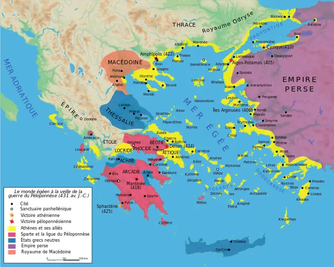 Carte de la Grèce ancienne qui montre deux groupes principaux : Sparte et ses alliés dans le Péloponnèse, et Athènes et ses alliés sur tout le pourtour de la mer Égée