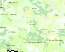  Carte élémentaire montrant les limites de la commune, les communes voisines, les zones de végétation et les routes