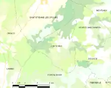 Carte élémentaire montrant les limites de la commune, les communes voisines, les zones de végétation et les routes