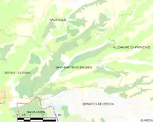  Carte élémentaire montrant les limites de la commune, les communes voisines, les zones de végétation et les routes