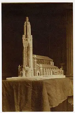Maquette de l'église Saint-Louis de Villemomble avec le projet de clocher conçu par Paul Tournon, 1926. Archives nationales (Fontainebleau), 377 AP 209.