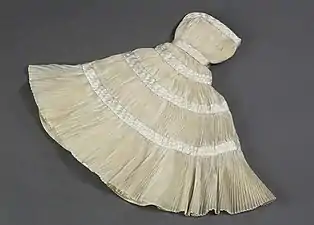 Maquette d'une robe de soirée First Live en lin plissé crème