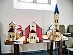 Maquettes de l'évolution de l'église.