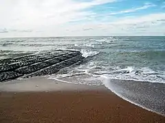 Épi à la marée montante à Ostende, Mer du Nord