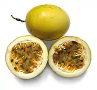 Fruit de la passion jaune (Passiflora edulis f. flavicarpa).