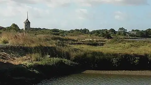 Marais du Mès et moulin Marchand, en direction de Saint-Molf