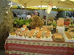 Épices au marché de Riez