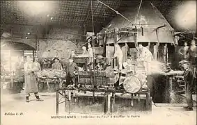 Marchiennes intérieur du four à souffler le verre