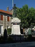 Poilu au repos (monument aux morts)