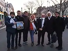 Marco Pannella avec André Gattolin, Matteo Angioli et Laura Harth à Paris, manifestation du 11 janvier 2015
