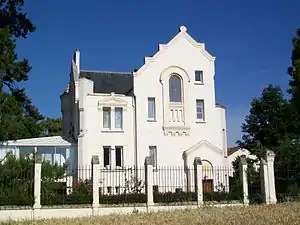 Le manoir Notre-Dame, l'une des villas du lotissement « Les Fabriques ».