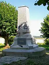 Monument aux morts, au cimetière.