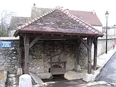 Le lavoir du bourg ancien.