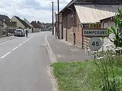 Entrée de Dampcourt venant de Marest.