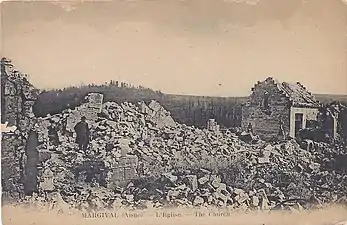 Les ruines de l'égliseà la fin de la guerre.