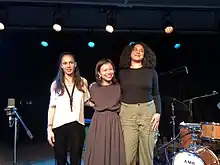Maria Grand, Kanoa Mendenhall et Savannah Harris à l’AMR 8.11.2019 02.jpg