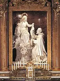 Statue de la Vierge Marie tendant le scapulaire à Simon Stock ( Église Santa Maria della Vittoria de Rome, Rome )