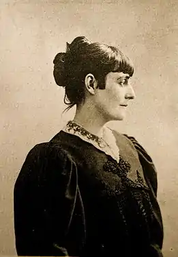 Portrait de Marie Duhem vers 1900, photographie anonyme.