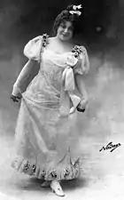 Mariette Sully dans Les P'tites Michu d'André Messager au Théâtre des Folies-Dramatiques en 1900