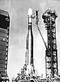 Le lanceur Atlas-Agena avec la sonde spatiale Mariner 4 prête à être lancée depuis l'aire 12 (1964).