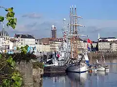 Le port de Nantes.